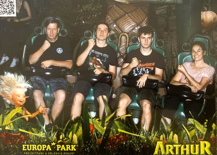 Die Krebse – eine Familie voller Freizeitparkjunkies, Teil 2: Mann oder Maus!